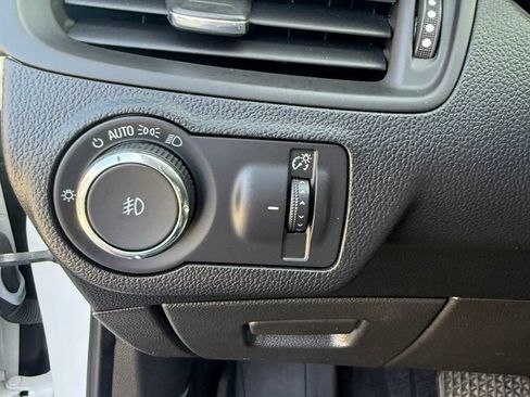 Used 2019 Buick Envision Essence FWD image 17