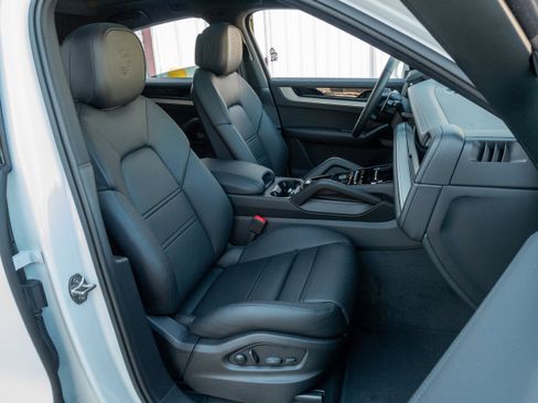 New 2026 Porsche Cayenne S AWD/4WD image 31