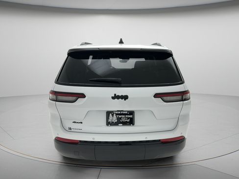 Used 2023 Jeep Grand Cherokee L Laredo AWD/4WD image 4