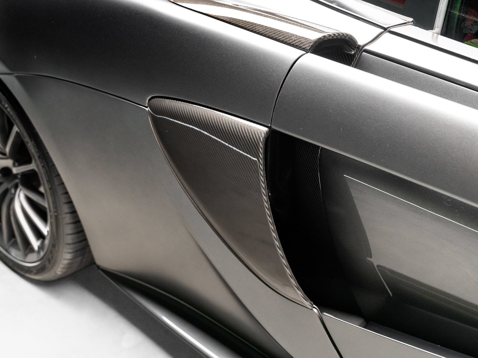 Used 2017 McLaren 570S RWD image 5