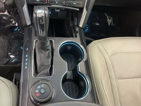 Used 2016 Ford Explorer Platinum image 21