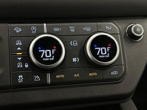 Used 2023 Land Rover Defender 110 X-Dynamic SE image 29