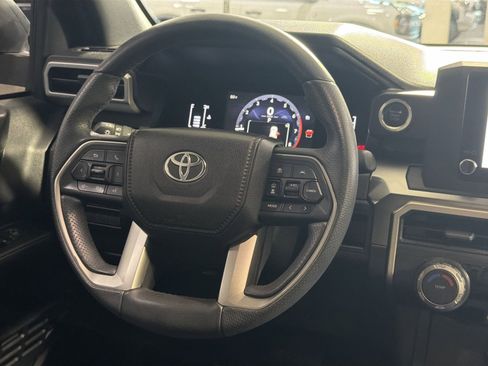 Used 2025 Toyota 4Runner SR5 AWD/4WD image 25