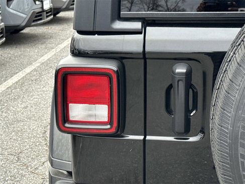 Used 2023 Jeep Wrangler Sport S image 26