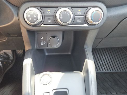 Used 2025 Nissan Kicks Play S FWD image 10