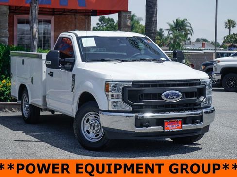 Used 2022 Ford F250 XL w/ Power Equipment Group RWD image 2
