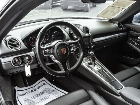 Used 2018 Porsche 718 Cayman RWD image 7