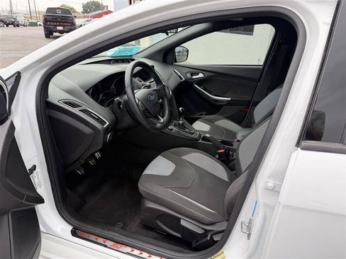 Used 2017 Ford Focus ST FWD image 8