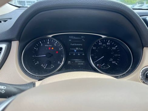 Used 2015 Nissan Rogue SV w/ SV Premium Package FWD image 15