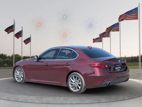 Used 2017 Alfa Romeo Giulia image 5