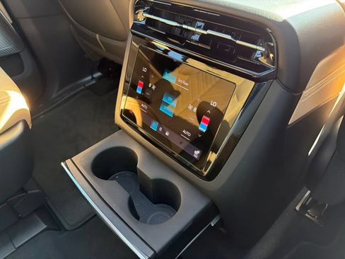 Used 2025 Cadillac Escalade IQ Sport 2 AWD/4WD image 40
