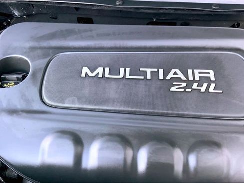 Used 2016 Jeep Cherokee Latitude w/ Cold Weather Group image 30