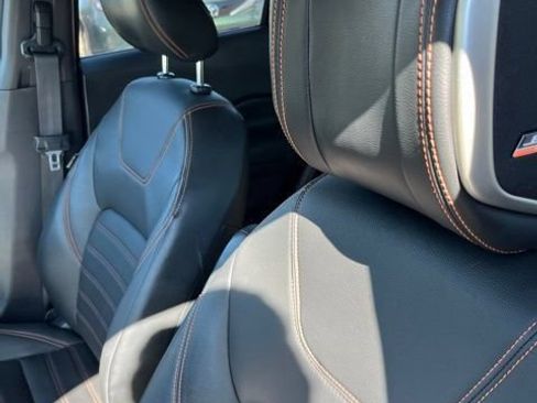 Used 2019 Nissan Kicks SR w/ SR Premium Package FWD image 11