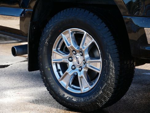 Used 2017 Ford F150 XLT w/ XTR Package image 15