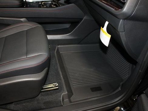 Used 2025 Chevrolet Traverse Z71 w/ Driver Confidence Package image 43