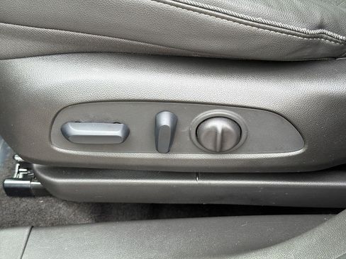 Used 2023 Buick Encore GX Essence w/ Experience Buick Package FWD image 32