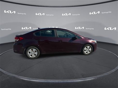 Used 2017 Kia Forte LX image 22