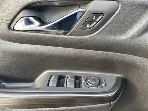 Used 2023 GMC Acadia SLT image 18