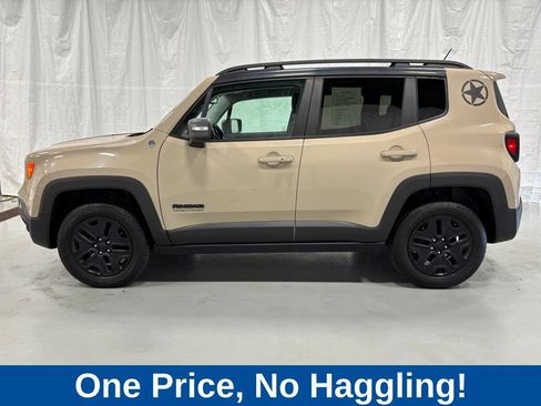 Used 2017 Jeep Renegade Trailhawk AWD/4WD image 4