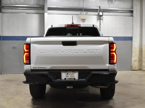 Used 2024 Chevrolet Colorado Z71 AWD/4WD image 24