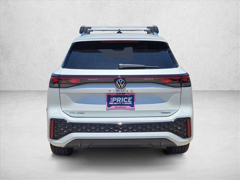 Used 2026 Volkswagen Tiguan SEL R-Line AWD/4WD image 7