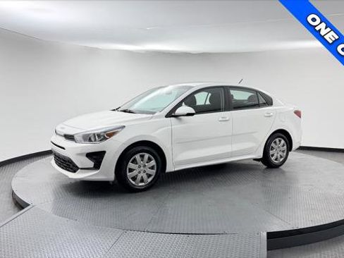 Used 2023 Kia Rio S image 2