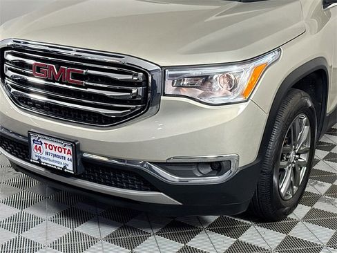 Used 2017 GMC Acadia SLT image 3