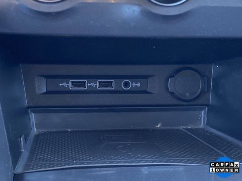 Used 2020 Volkswagen Tiguan SE image 30