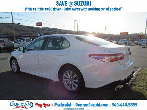 Used 2019 Toyota Camry LE image 5