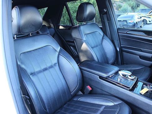 Used 2019 Mercedes-Benz GLE 400 4MATIC image 25