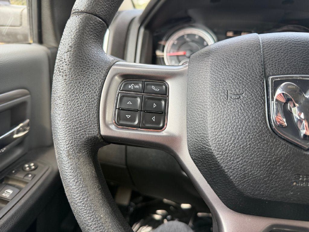 Used 2022 RAM 1500 Classic SLT AWD/4WD image 16