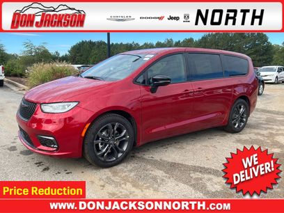 New 2026 Chrysler Pacifica Select