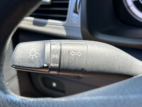 Used 2019 Kia Niro LX FWD image 24