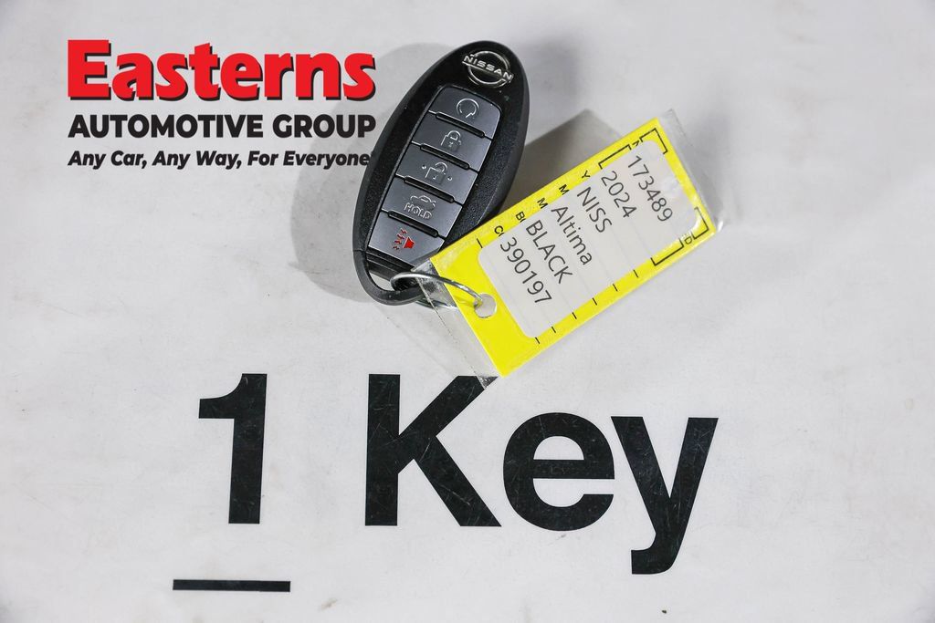 Used 2024 Nissan Altima 2.5 SV FWD image 25
