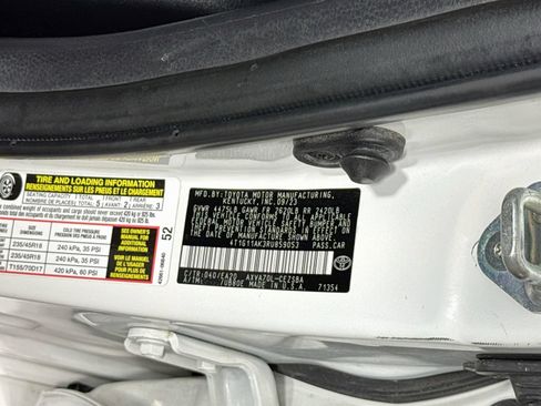 Used 2024 Toyota Camry SE FWD image 22
