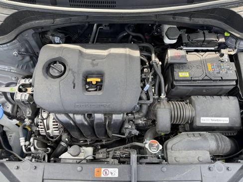 Used 2025 Kia Soul LX w/ LX Technology Package FWD image 36