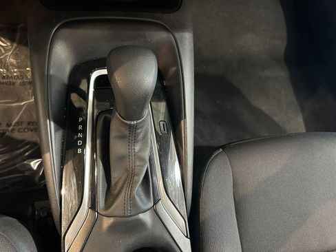 Used 2025 Toyota Corolla LE image 40