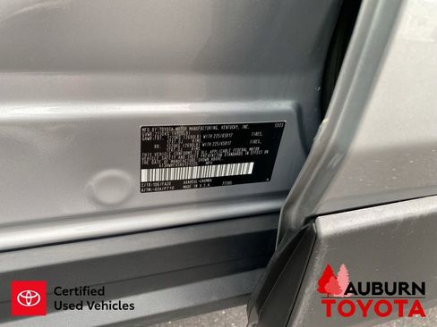 Used 2024 Toyota RAV4 XLE AWD/4WD image 33