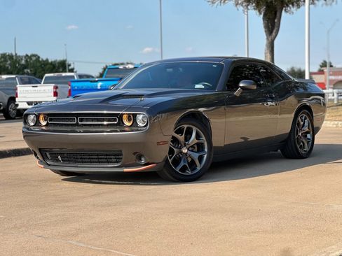 Used 2015 Dodge Challenger SXT Plus w/ Premium Sound Group image 3