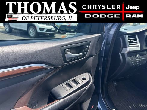 Used 2015 Toyota Highlander Limited Platinum AWD/4WD image 9