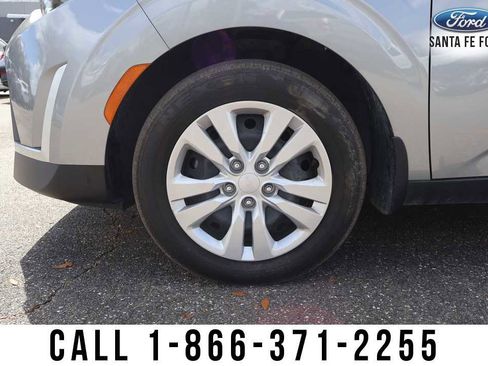 Used 2023 Kia Soul LX image 6