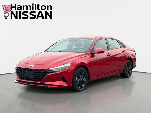 Used 2023 Hyundai Elantra SEL w/ Winter Weather Package image 5