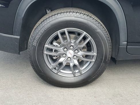 Used 2025 GMC Acadia Elevation image 6