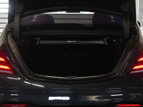 Used 2020 Mercedes-Benz S 560 4MATIC Sedan image 34