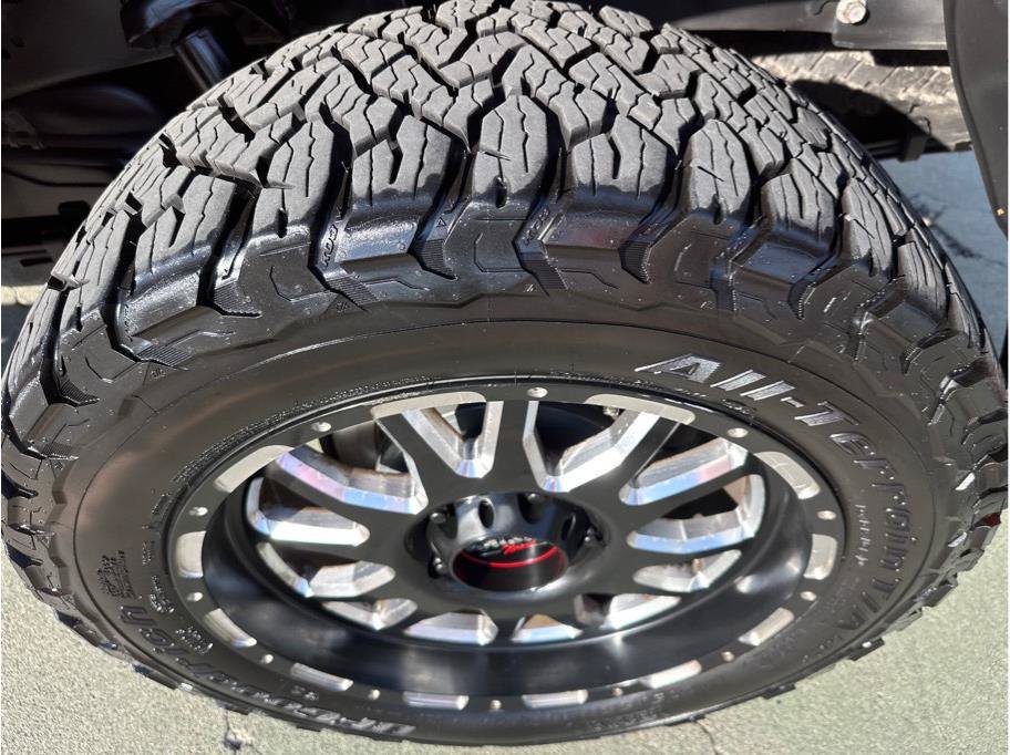 Used 2016 Toyota Tundra SR5 w/ TRD Off Road Package AWD/4WD image 14
