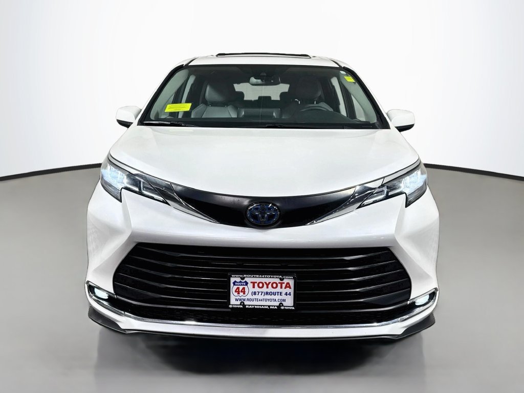 Used 2023 Toyota Sienna XLE AWD/4WD image 11