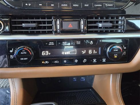 Used 2023 Nissan Pathfinder Platinum w/ Cargo Package image 18