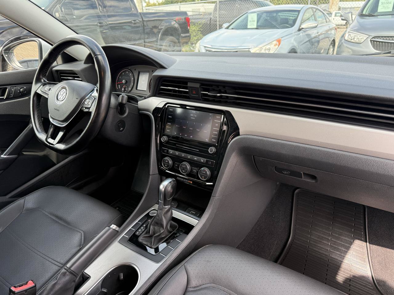 Used 2020 Volkswagen Passat 2.0T SE FWD image 19