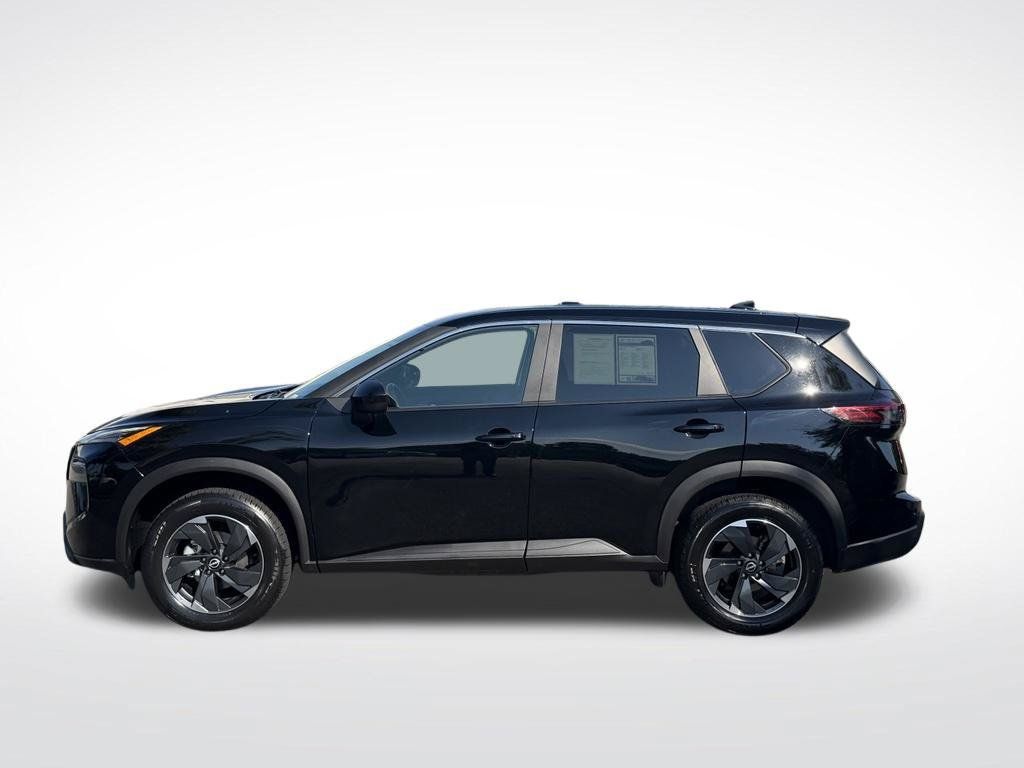 Used 2025 Nissan Rogue SV FWD image 4