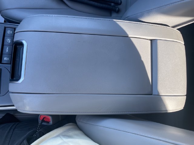 Used 2020 Toyota Highlander XLE AWD/4WD image 17